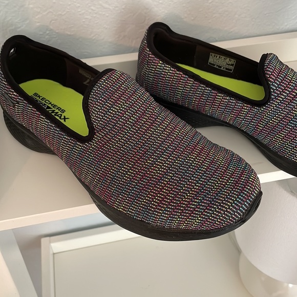 NWT Skechers Go Walk Skip On Shoes 11 - Picture 2 of 8